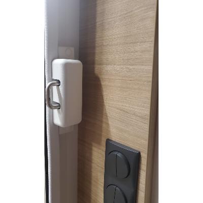 Couvercle crochet serrure porte d'entrée 